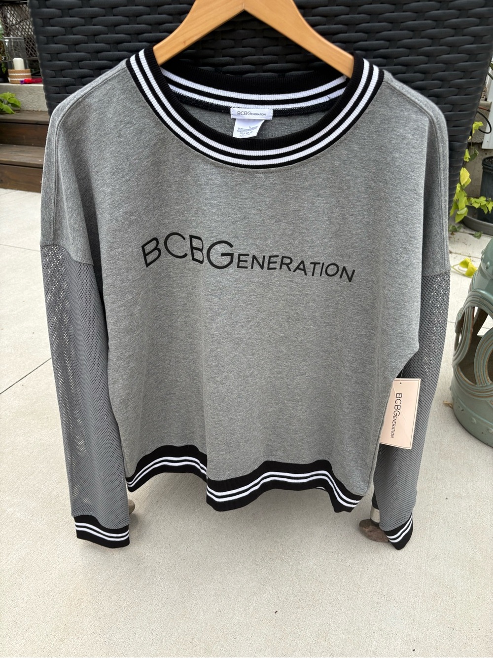 Women’s BCBGeneration Grey Crewneck Sweatshirt with Mesh Sleeves-Size L